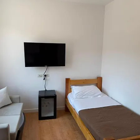 Sidi - Free Parking & Breakfast Included 3*