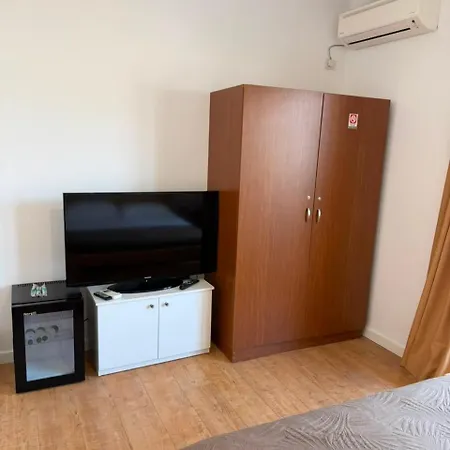 Sidi - Free Parking & Breakfast Included Hotel